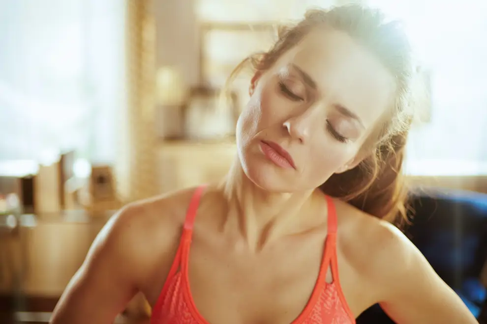 estiramiento lateral del cuello