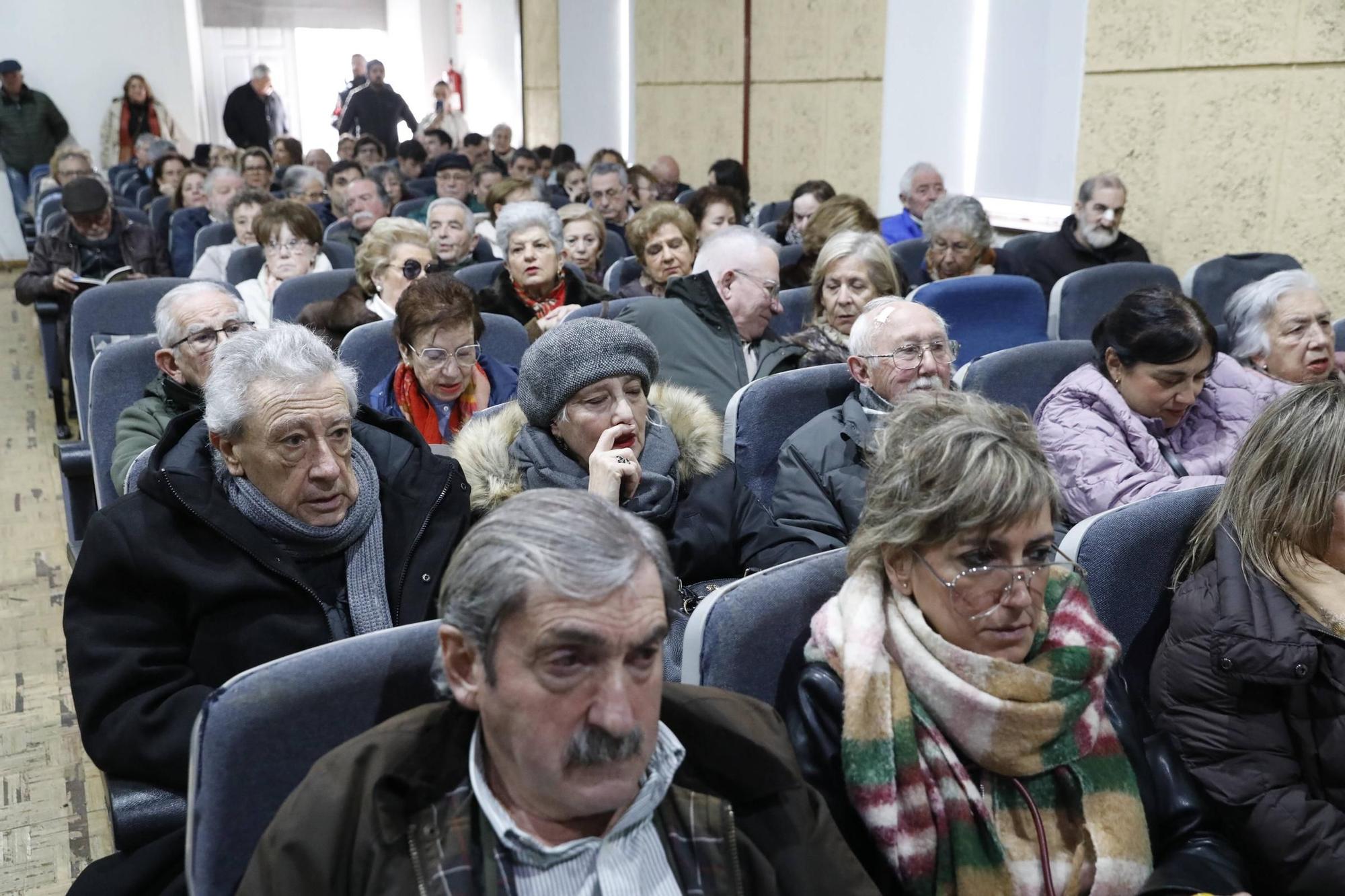 EN IMÁGENES: pregón del Cristo del Socorro en Luanco por Pichi Suárez
