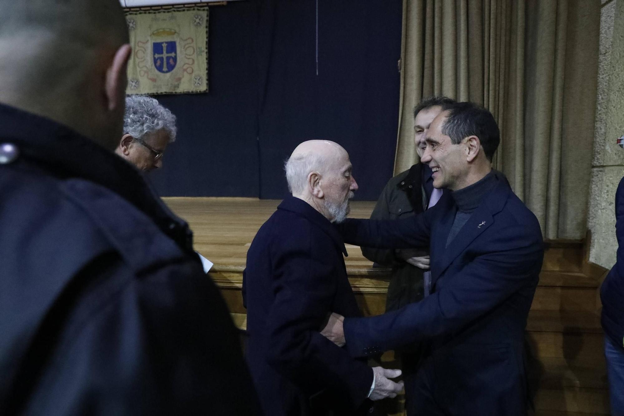 EN IMÁGENES: pregón del Cristo del Socorro en Luanco por Pichi Suárez