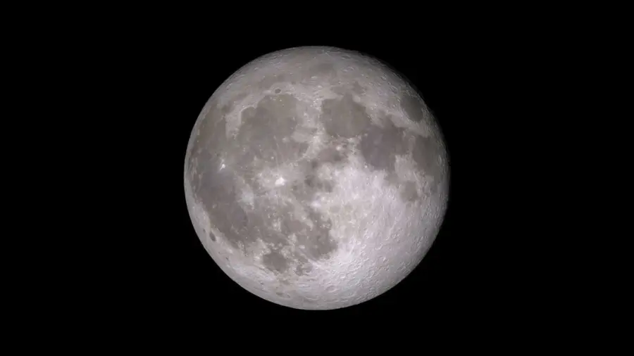 Fase lunar del domingo 4 de enero de 2026: luna gibosa menguante