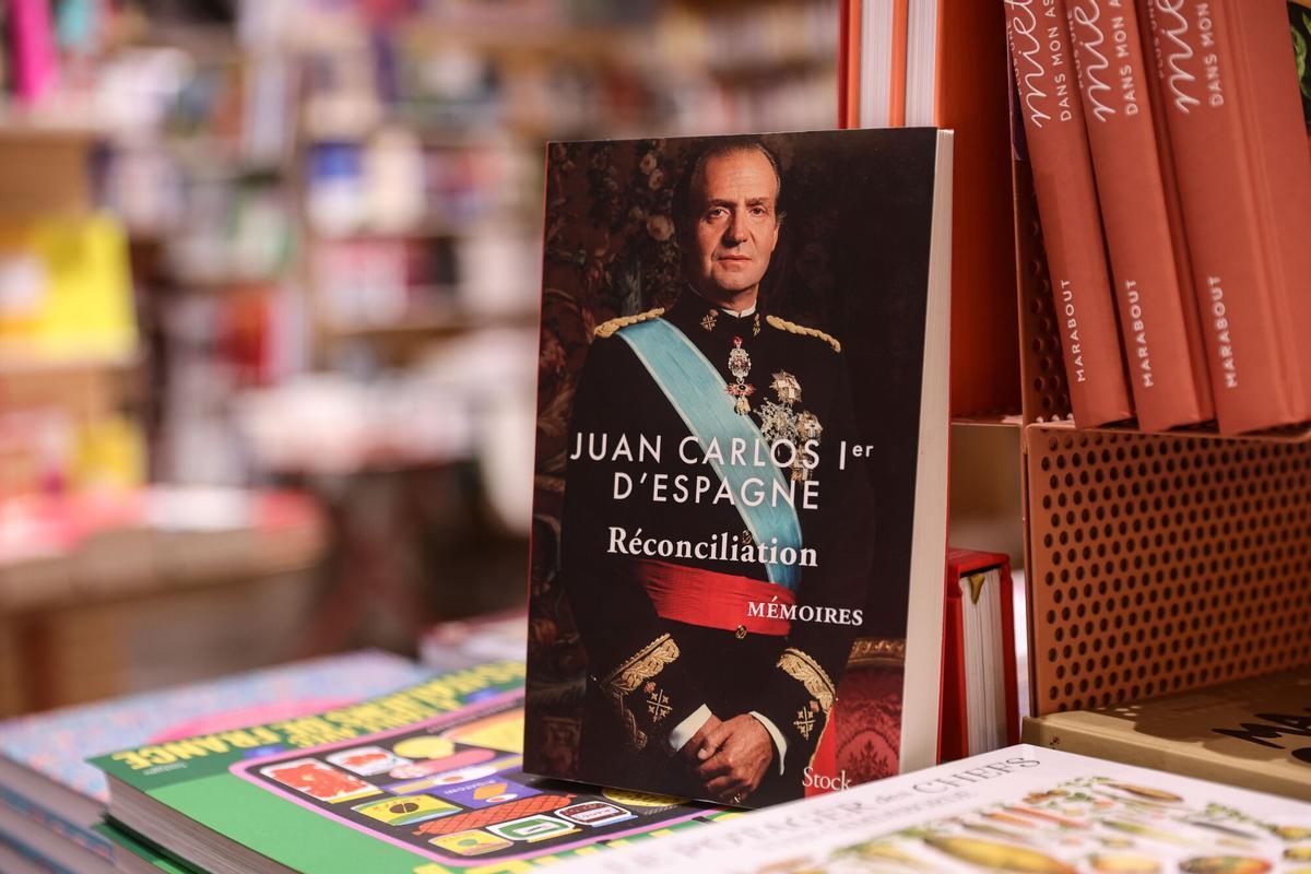 PHOTODAY París (Francia), 05/11/2025.- Una copia de