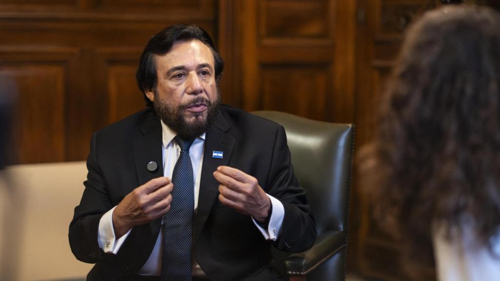 Félix Ulloa en Casa de América durante su entrevista con EL ESPAÑOL.