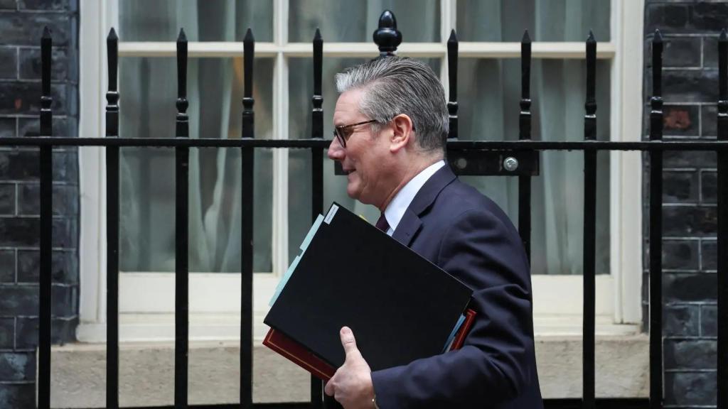 Keir Starmer, primer ministro del Reino Unido, en Downing Street.