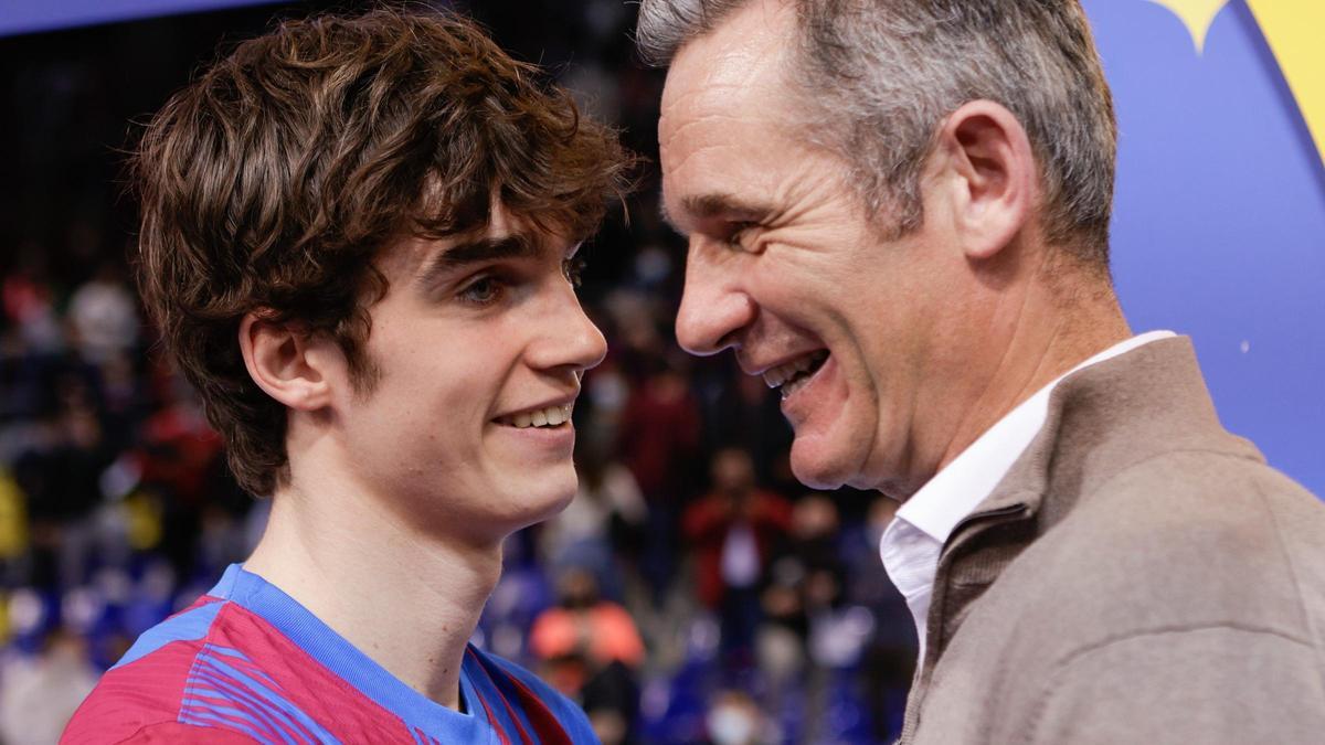 Urdangarin, con su hijo Pablo en el Palau