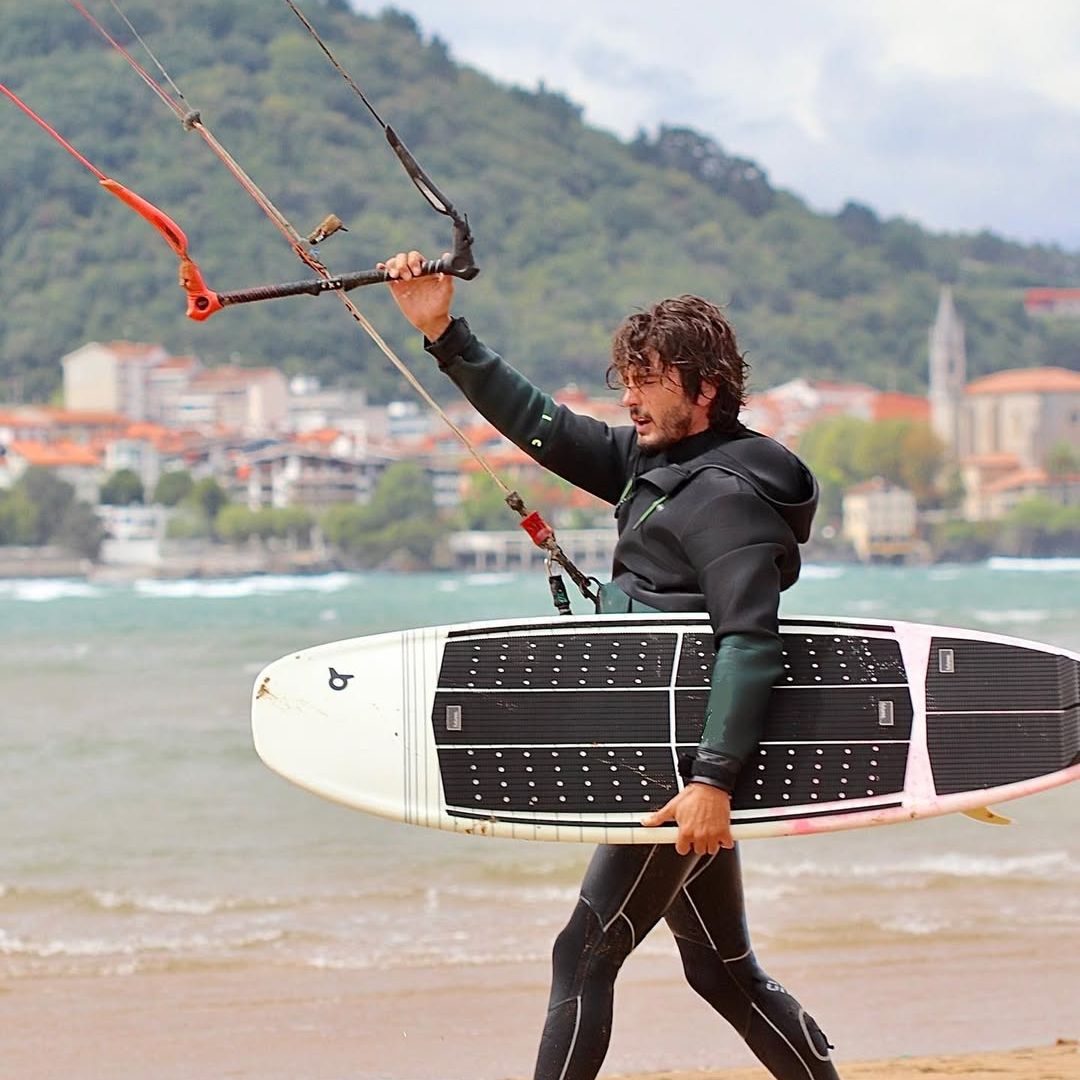Yon González en Mundaka, Gipuzkoa