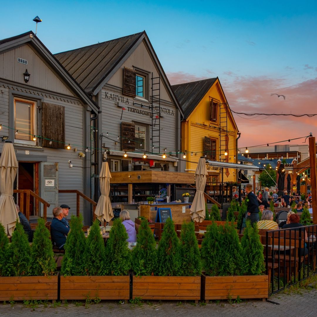 Crepúsculo en Oulu, Finlandia