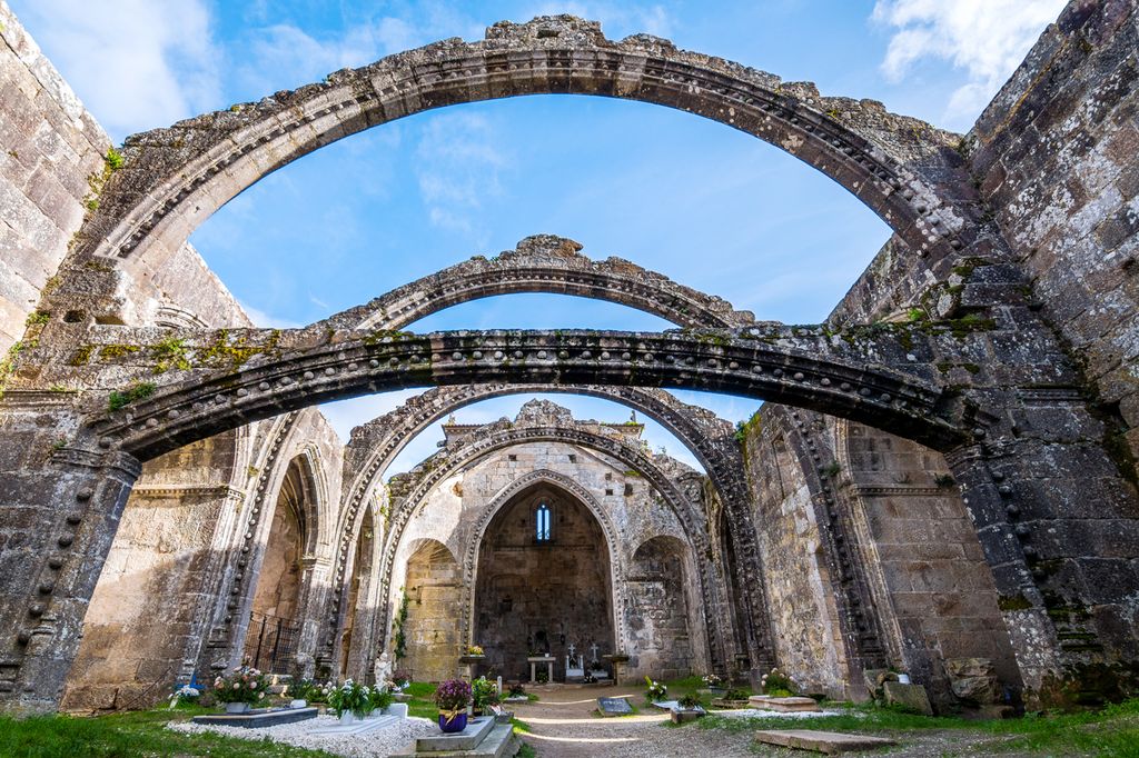 Ruines de Santa Mariña de Dozo, à Cambados.