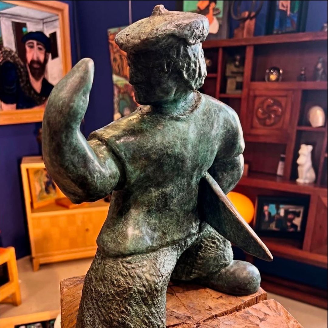 Surfista en el Salon des Antiquaires de Biarritz, Francia