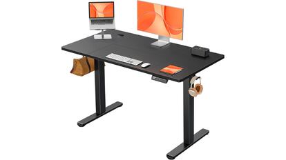 Escritorio elevable de diseño moderno.