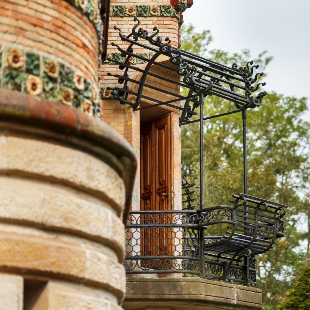 Balcón cubierto del Capricho de Gaudí, Comillas, Cantabria