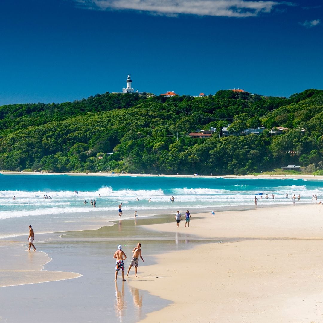 Playa principal y faro, Byron Bay, Nueva Gales del Sur, Australia