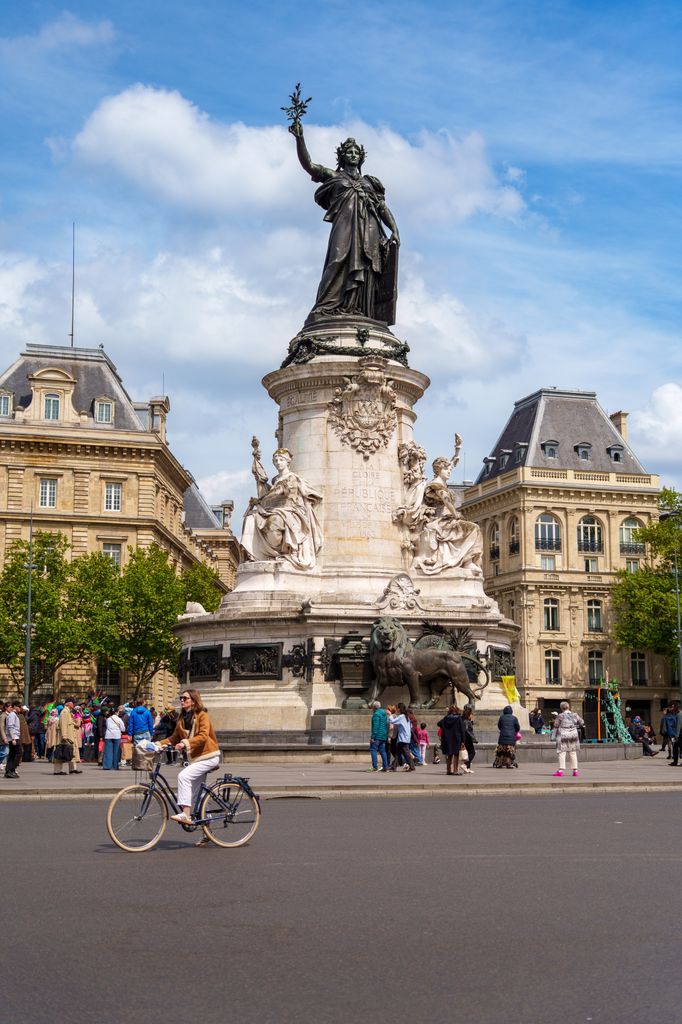 Plaza de la República, París, Francia