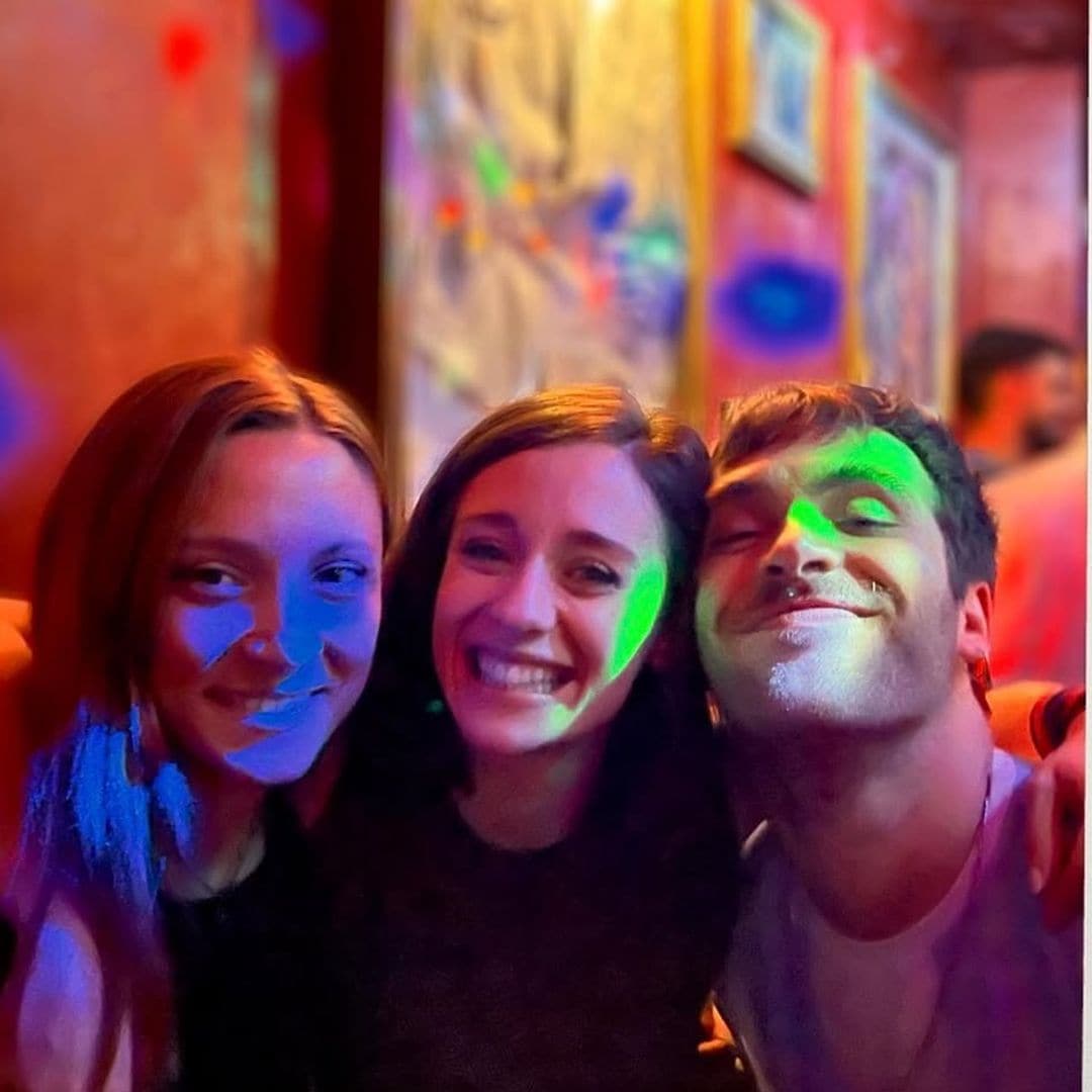 La actriz Elena Anaya con amigos en Zaragoza