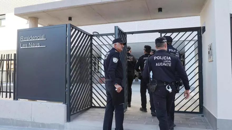 La Policía Local inspecciona viviendas protegidas en Alicante para comprobar su ocupación real