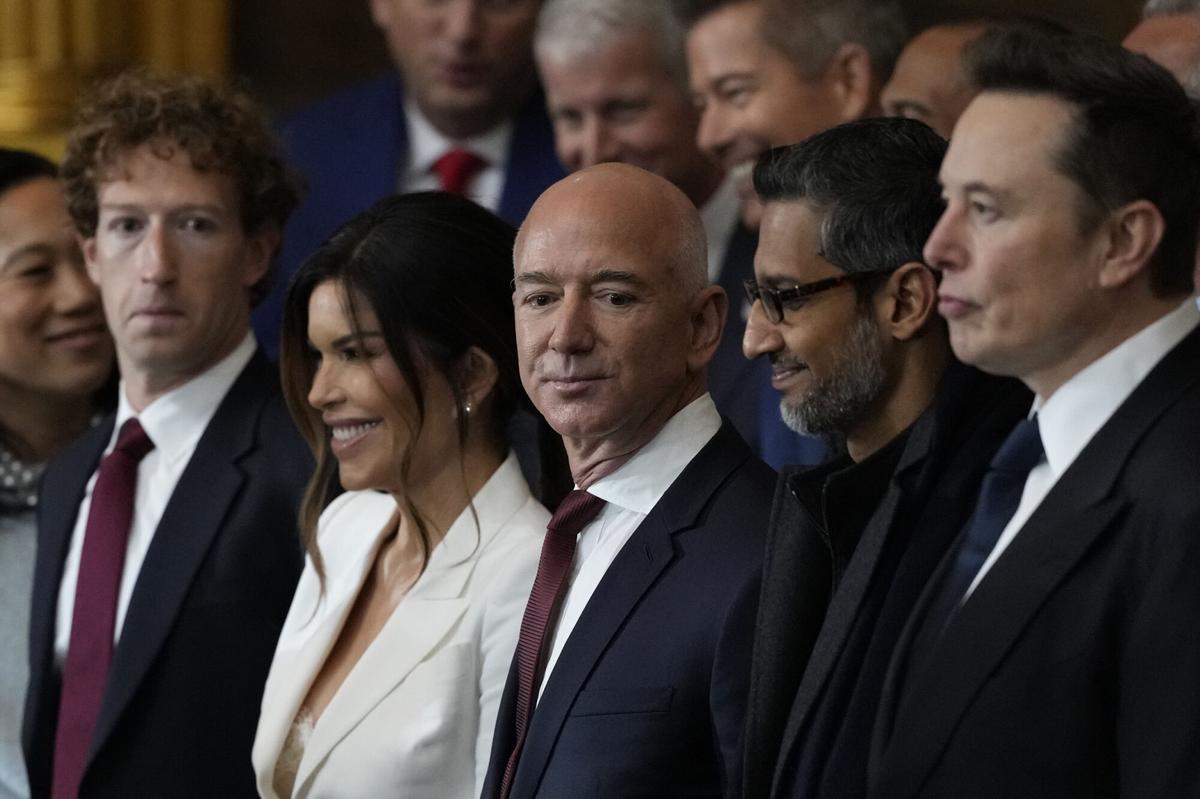 Mark Zuckerberg (Meta), Jeff Bezos (Amazon), Sundar Pichai (Google) y Elon Musk en la toma de posesión de Donald Trump en el Capitolio de Estados Unidos