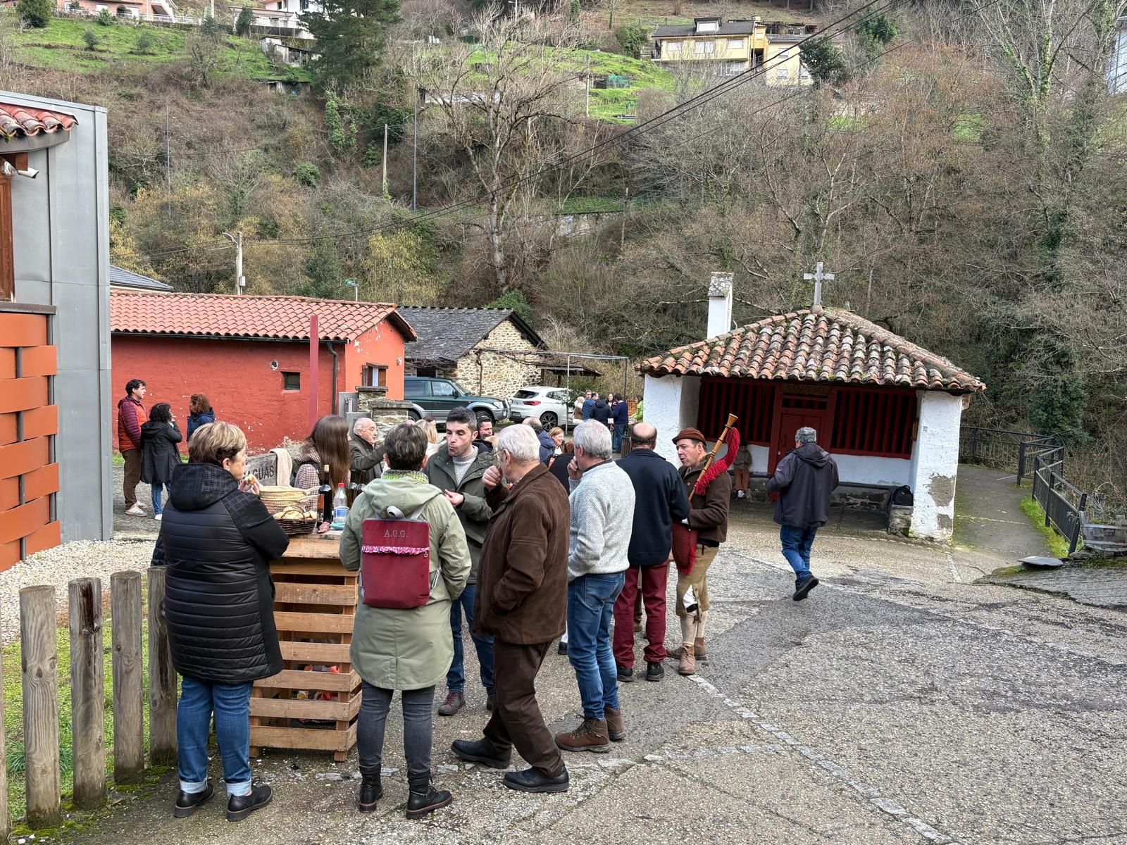 This is how Cangas del Narcea enjoyed its first party of the year, closely linked to wine