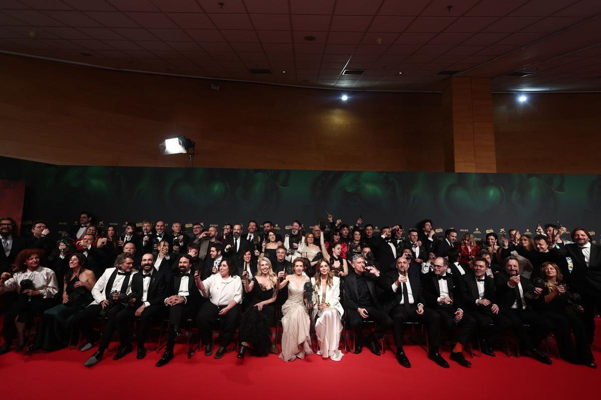 09/02/2025 Foto de familia de los ganadores de la 39ª edición de los Premios Goya, en el Palacio de Exposiciones y Congresos de Granada, el 8 de febrero de 2025, en Granada, Andalucía (España). Los premios son concedidos anualmente por la Academia de las Artes y las Ciencias Cinematográficas de España (AACCE) con el objetivo de premiar a los mejores profesionales en cada una de las diferentes especialidades técnicas y creativas del cine español. CULTURA Eduardo Parra - Europa Press