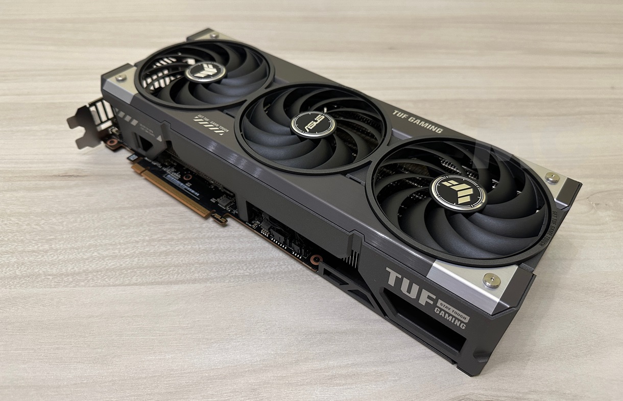 ASUS-TUF-Gaming-Radeon-RX-9070-XT-OC-Diseño