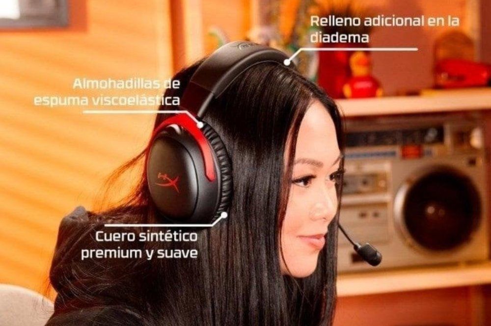 La maqueta demuestra la comodidad y el ajuste de los auriculares HyperX Cloud III S