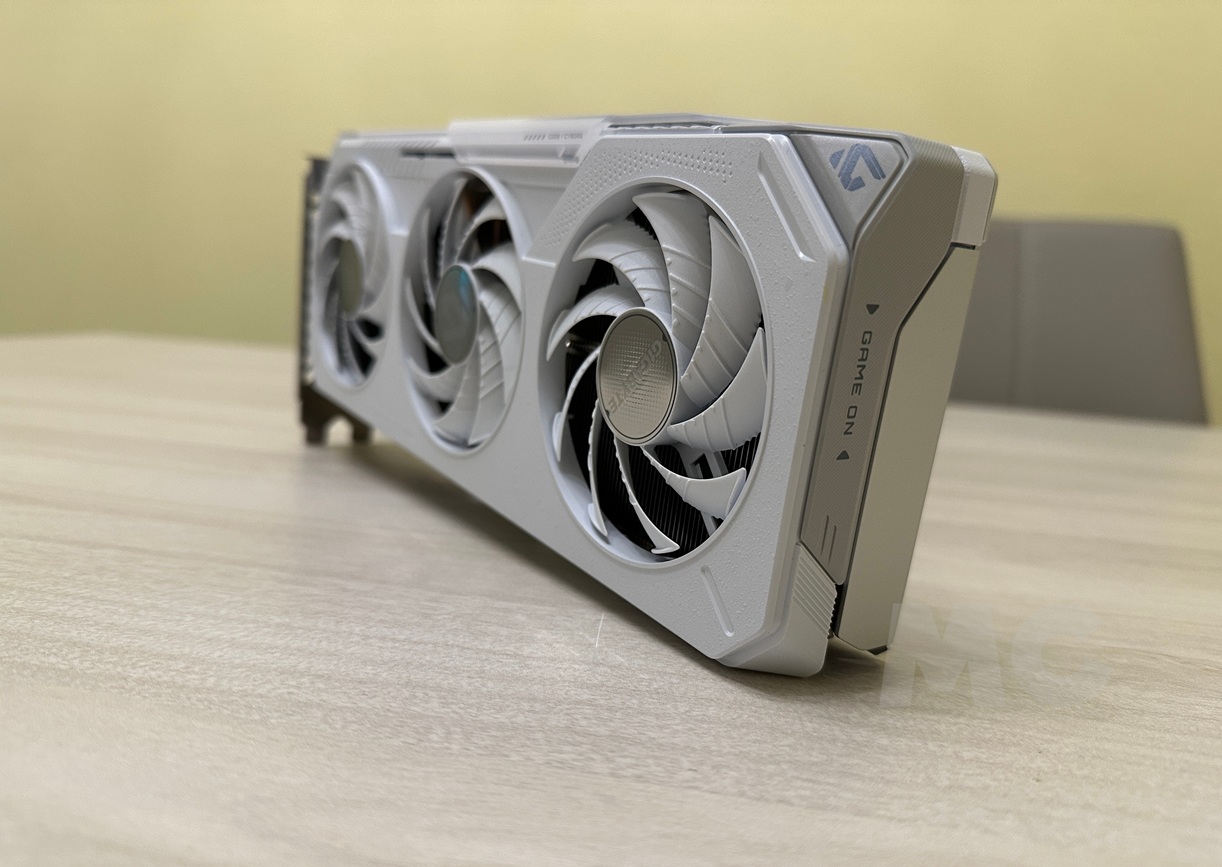 Radeon RX 9060 XT GAMING OC ICE 16G