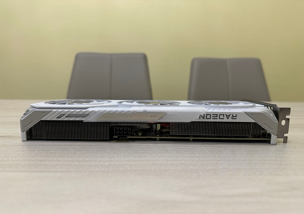 Radeon RX 9060 XT GAMING OC ICE 16G