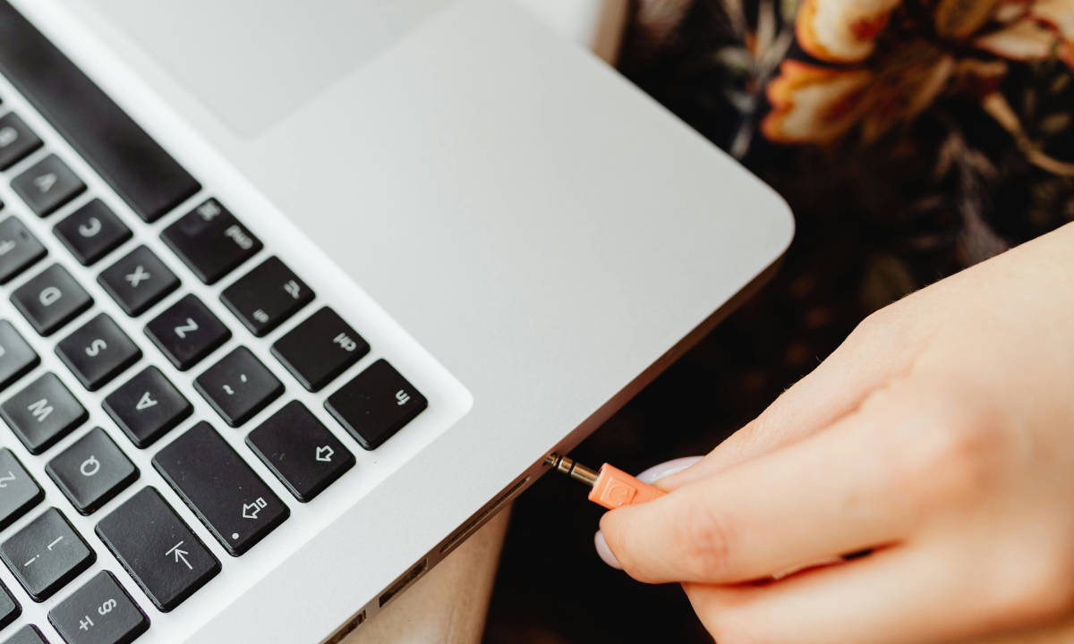 ¿Qué sabes realmente los puertos USB (y lo demás) de tu portátil?