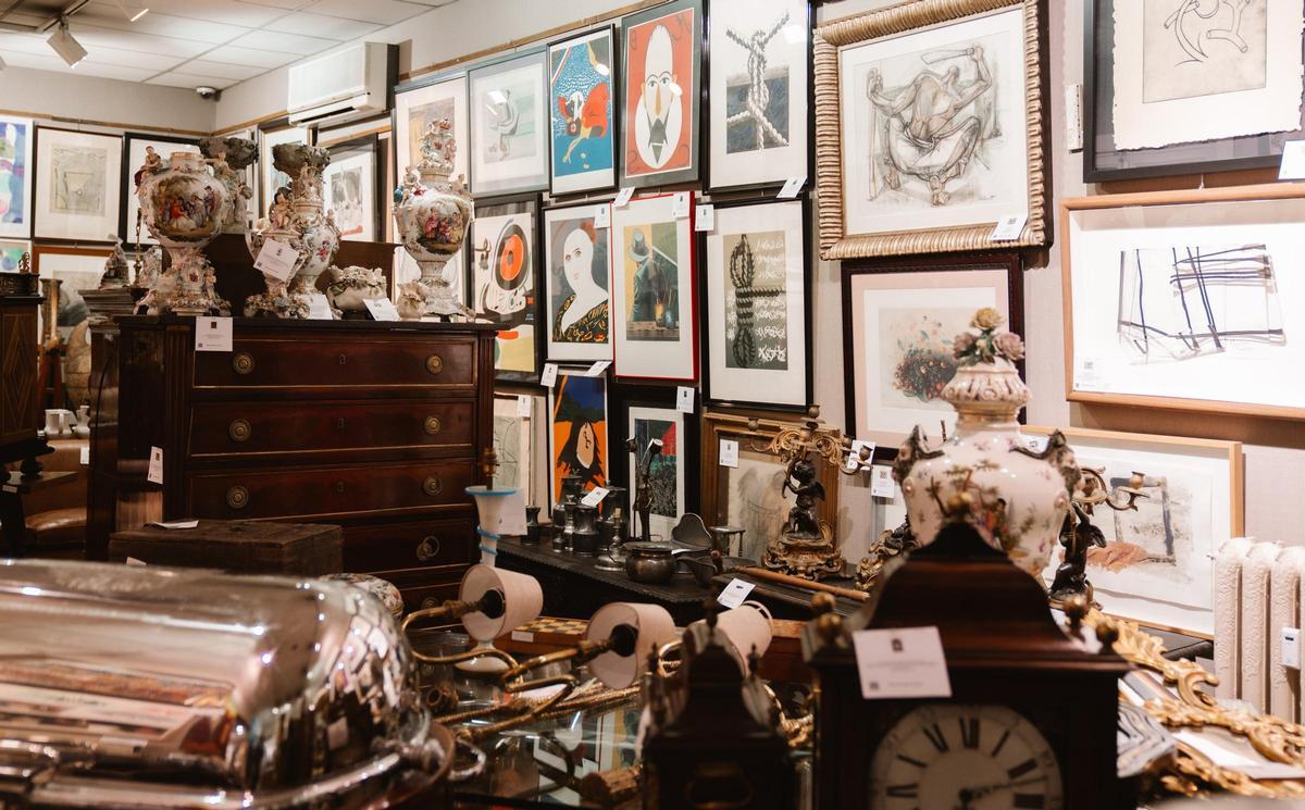 Las piezas que se subastan son previamente expuestas para que todo el público pueda verlas