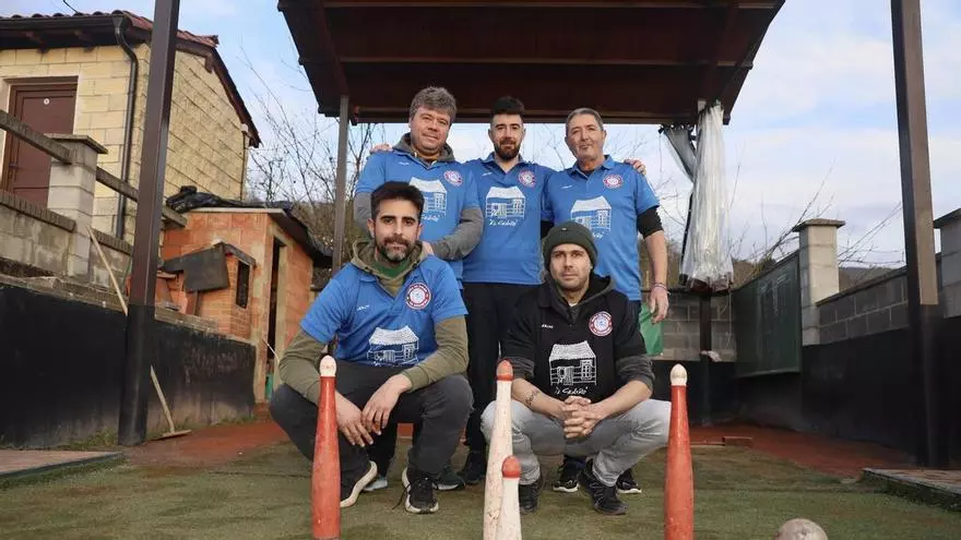 La Mudrera tira de la cuatreada: el resurgimiento del boliche en Tuilla tras 40 años