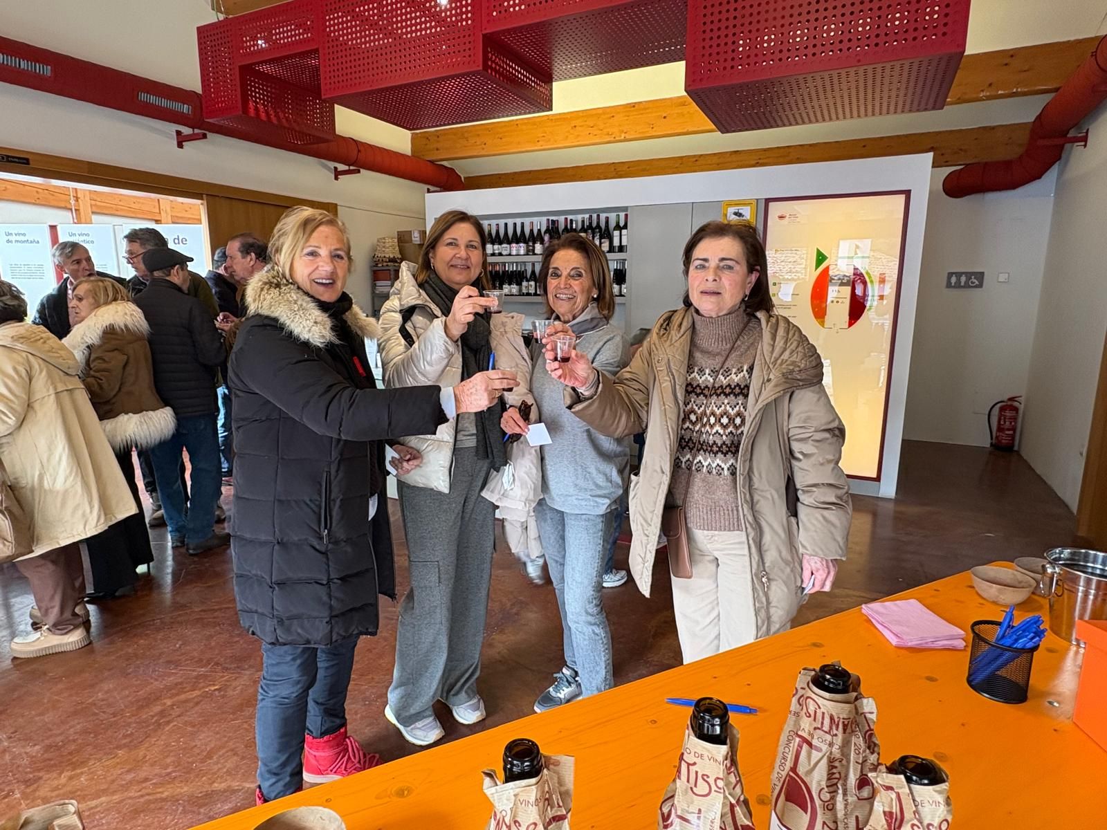 This is how Cangas del Narcea enjoyed its first party of the year, closely linked to wine