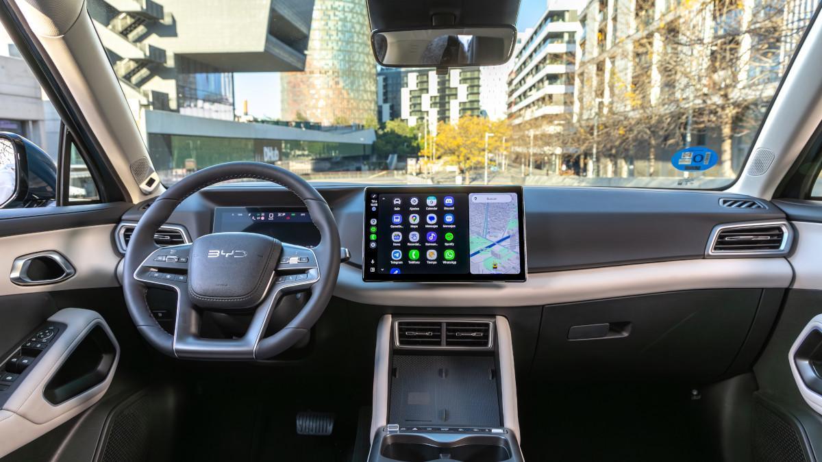 BYD Atto 2 DM-i interior