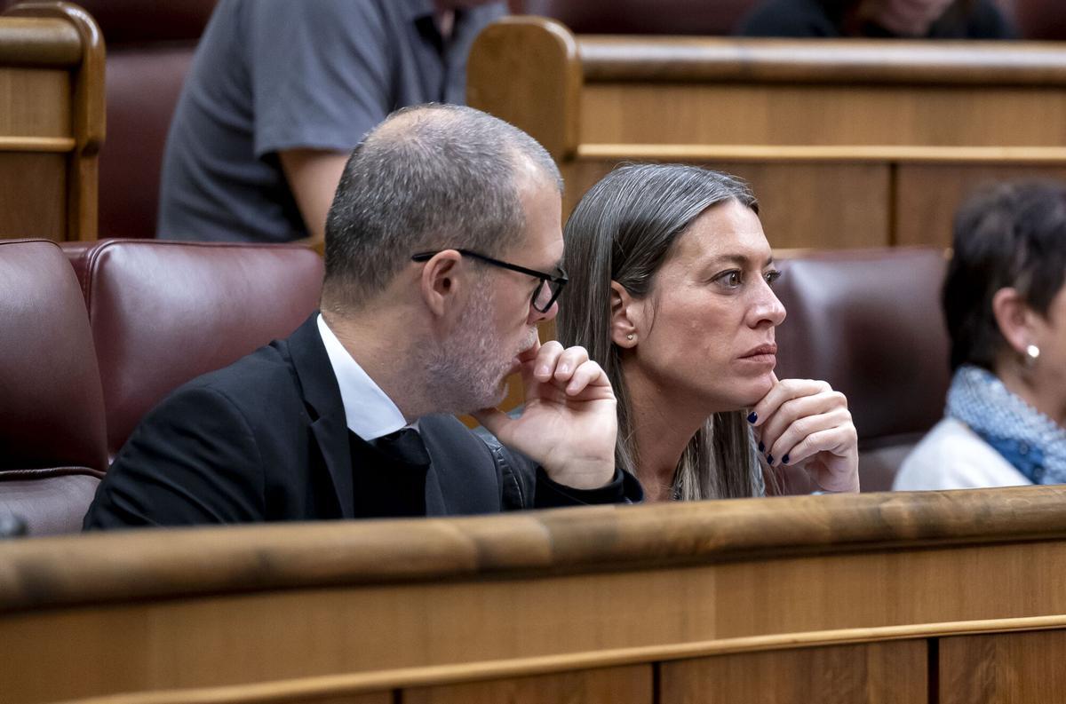 La portavoz de Junts en el Congreso, Miriam Nogueras, y el diputado de Junts, Josep Maria Cruset, durante un pleno en el Congreso de los Diputados, el 12 de febrero de 2026, en Madrid (España). El Pleno del Congreso acoge hoy el debate y votación del dictamen de la Comisión de Justicia sobre el Proyecto de Ley Orgánica sobre reincidencia múltiple, que modifica el Código Penal y la Ley Procesal Penal. 12 DE FEBRERO DE 2026 Alberto Ortega / Europa Press 12/02/2026. Miriam Nogueras; Josep María Cruset; Alberto Ortega