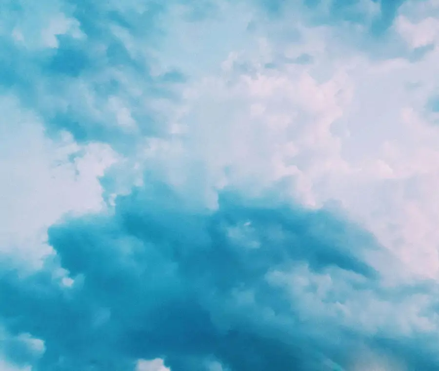 Visualizaremos la tristeza como una nube azul que se disipa poco a poco.