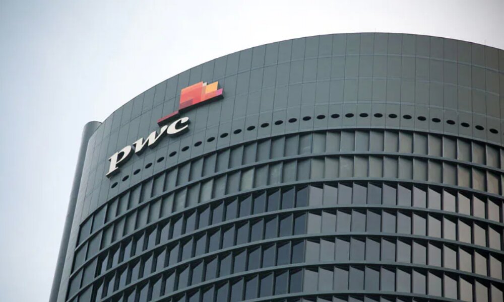 PwC invertirá 1.000 millones en tres años en IA para empresa