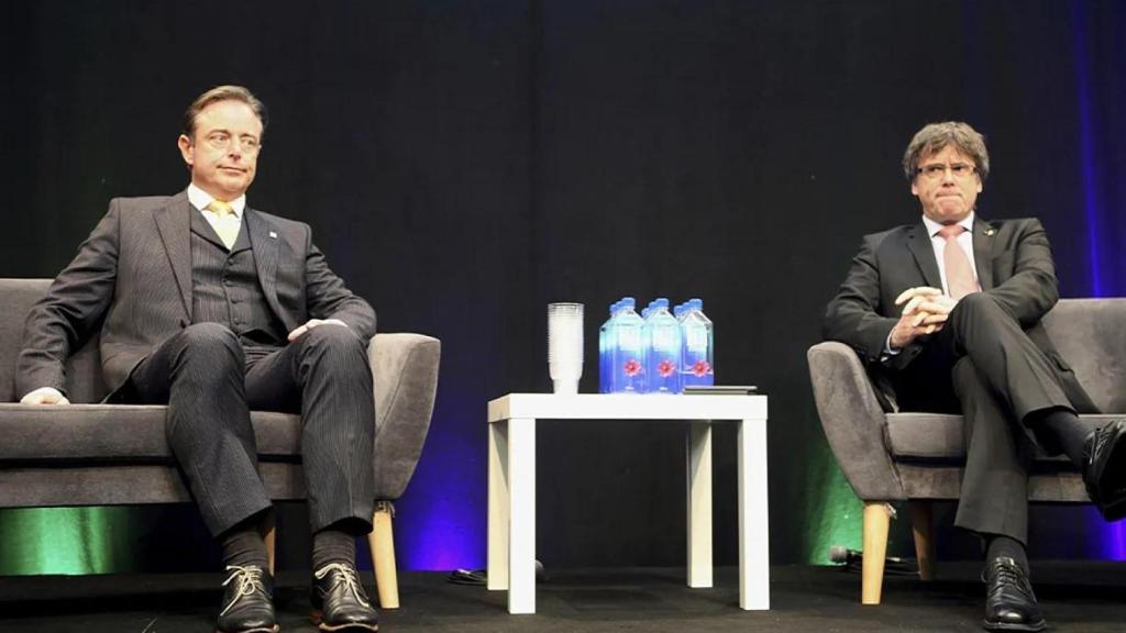 Bart de Wever y Carles Puigdemont en la presentación de un libro en 2018.