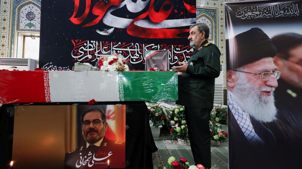 Funeral de Ali Shamkhani, asesor de Ali Khamenei, muerto en Teherán en los bombardeos israelíes.