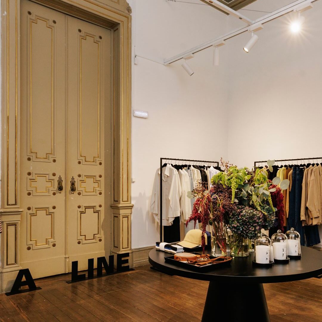 El encantador centro comercial Embaixada, ubicado dentro del Palácio Ribeiro da Cunha en Lisboa