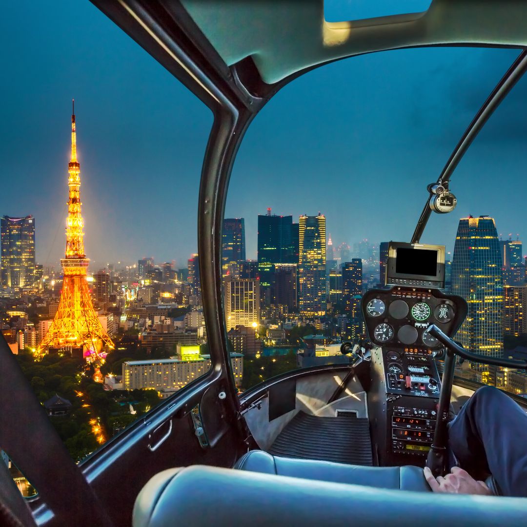 Vuelo en helicóptero sobre la bahía de Tokio, Japón