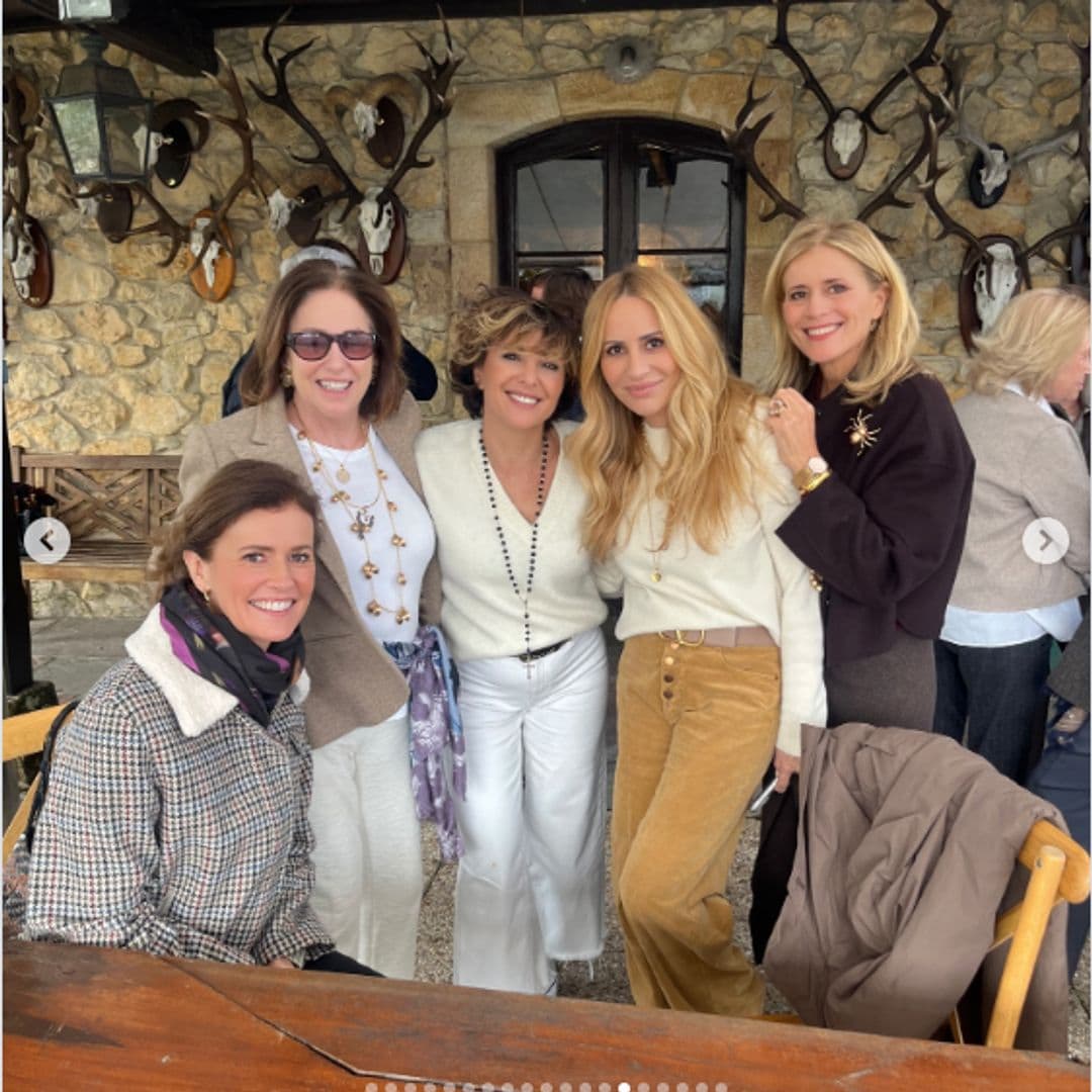 Marta Sánchez, Nuria March y sus amigas en Oviedo, Asturias