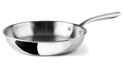 La sartén Lacor TriChef tiene un cuerpo de tres capas para una distribución homogénea del calor.