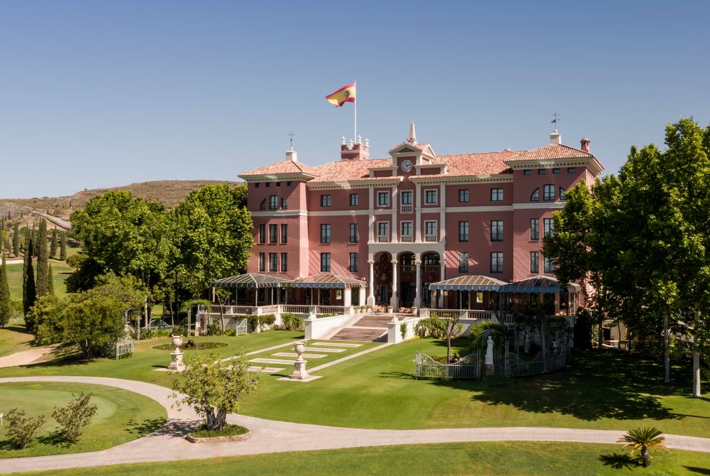 Fachada de Villa Anantara Padierna