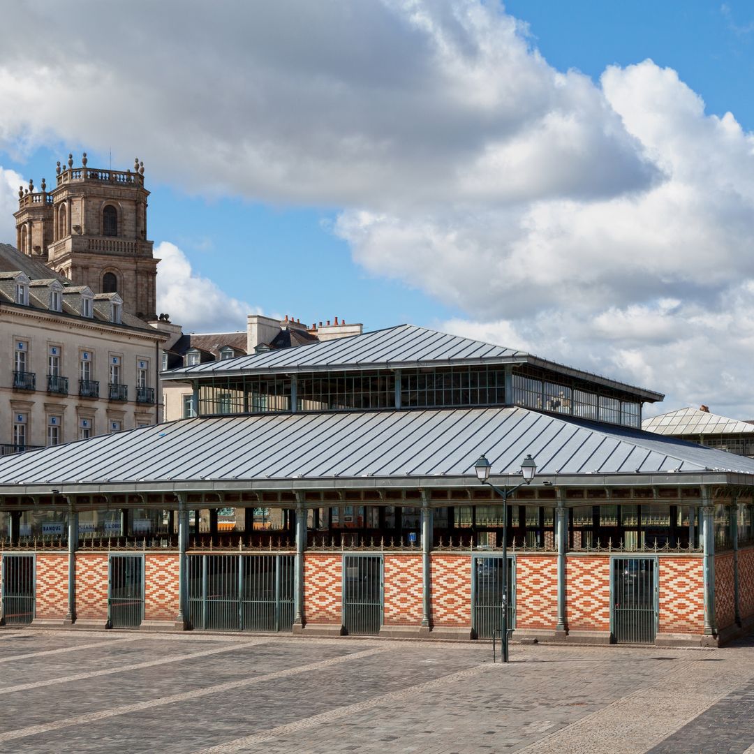 Mercado de la plaza de los Lices.