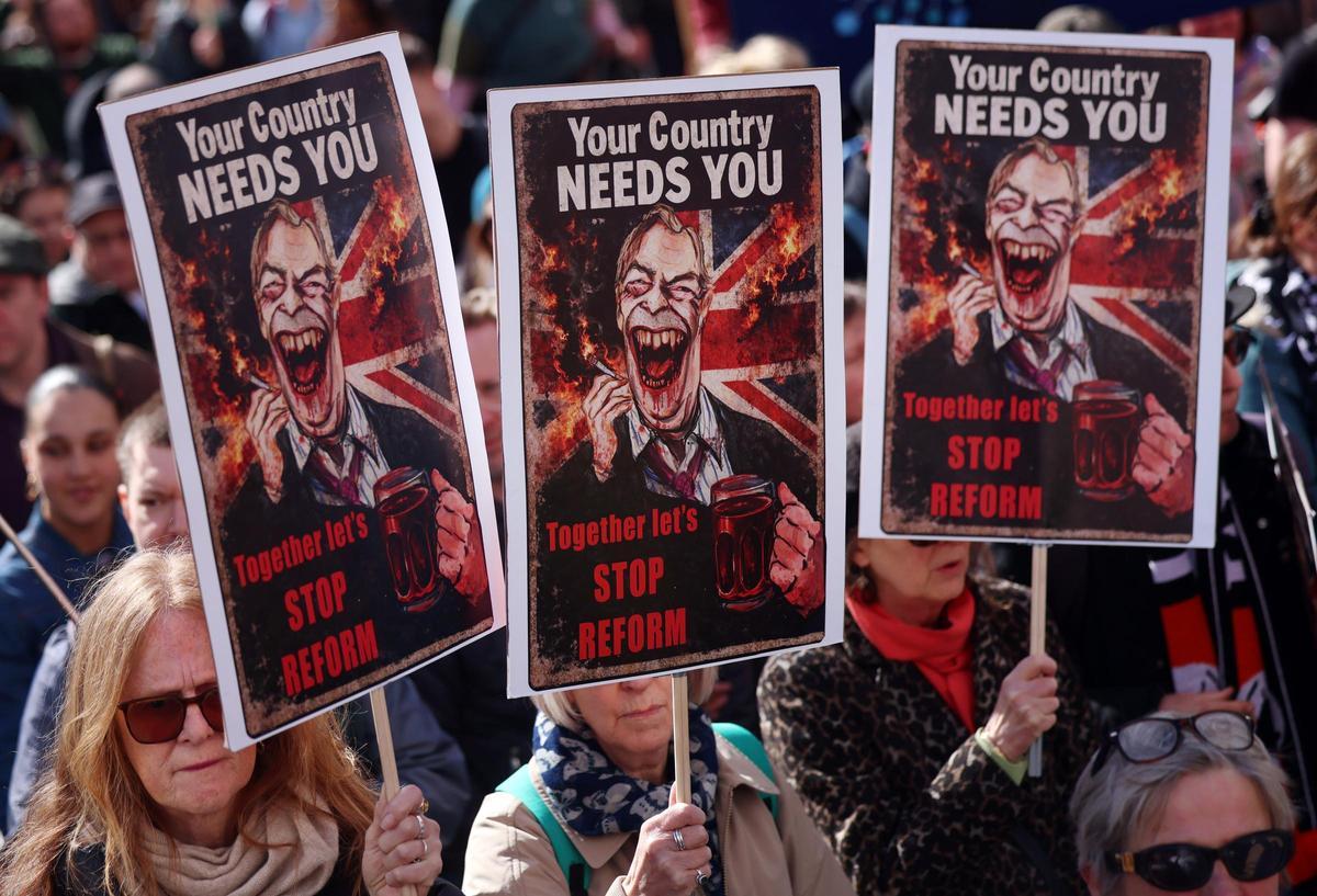 Los manifestantes participan en la protesta