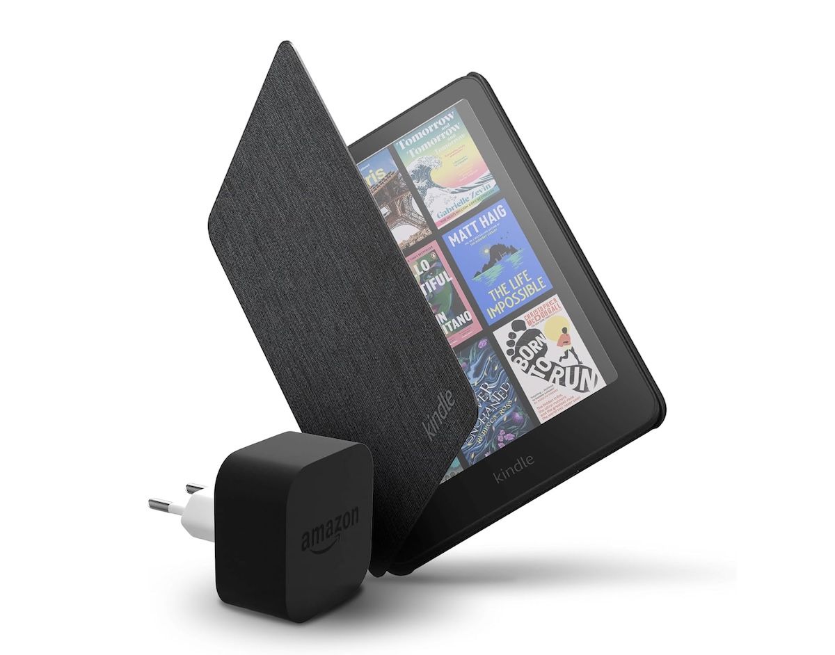 El paquete Kindle Colorsoft incluye lector de libros electrónicos, estuche oficial de tela negra y adaptador de corriente de 9 W.