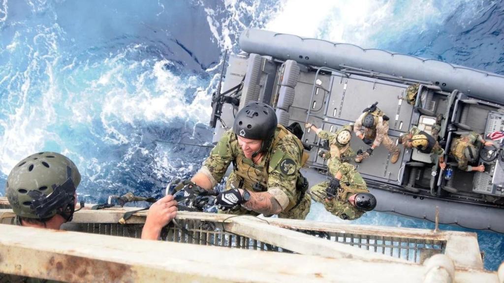 Una formación de los Navy Seals, una brigada de élite del ejército estadounidense.