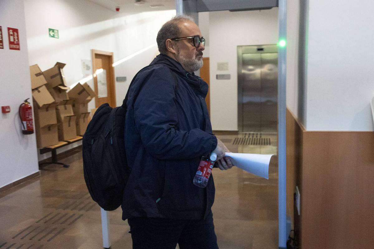 Valencia. VLC. Dana. Declara el asesor de Mazón pagado por el PP, Josep Lanuza. Juzgados de Catarroja