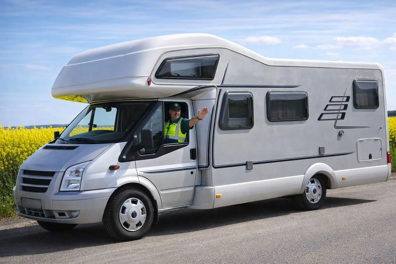 40 segundos le bastan a este Guardia Civil para explicarte cómo debes viajar en una caravana