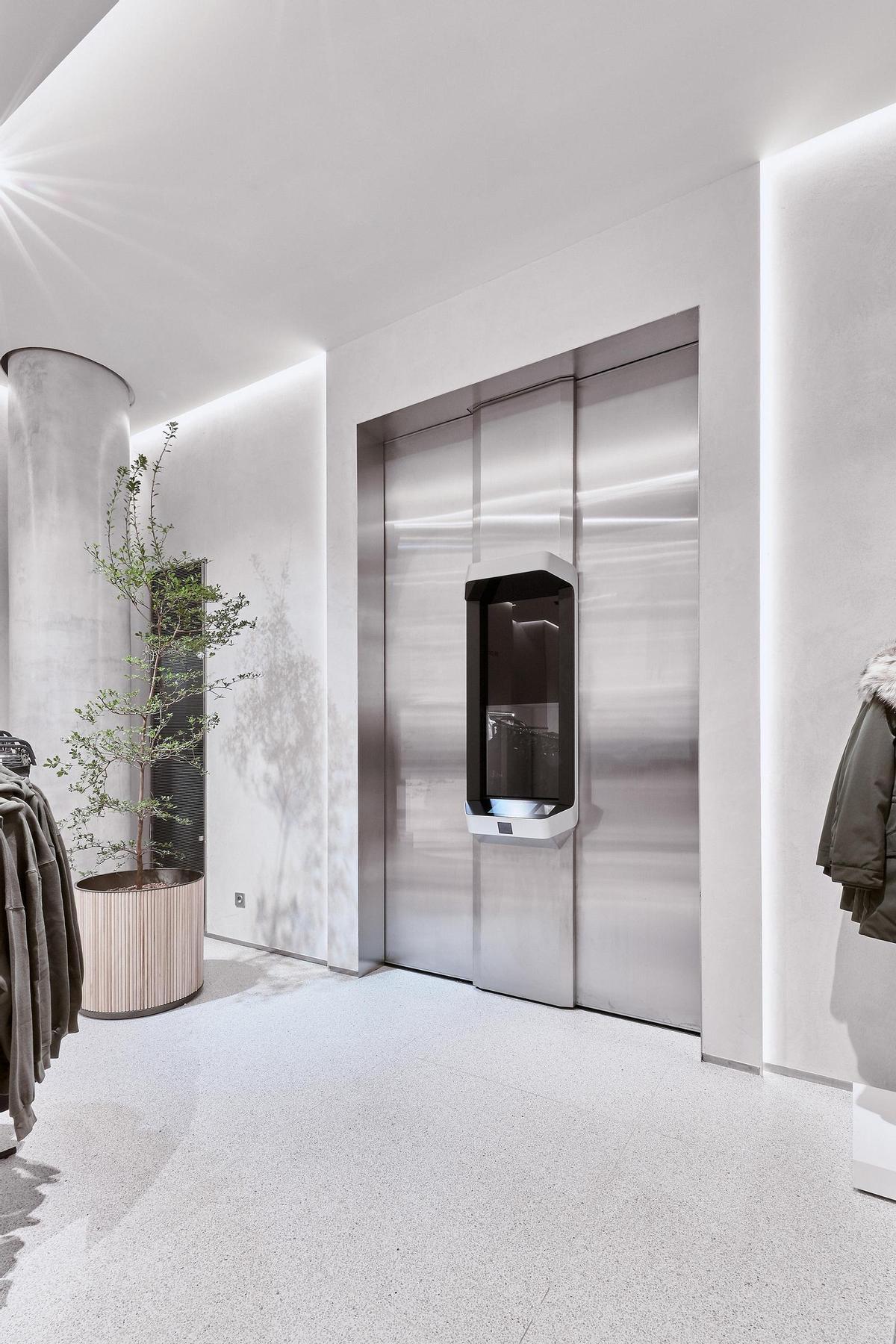 Un punto de entrega automatizado en una tienda de Zara