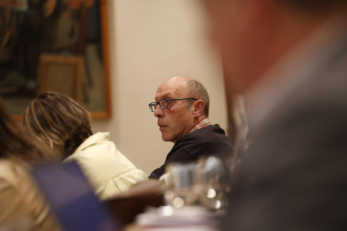 Agustín Medina, en el banquillo de Cambia Avilés.