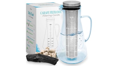 Jarra con infusor y carbón activado.