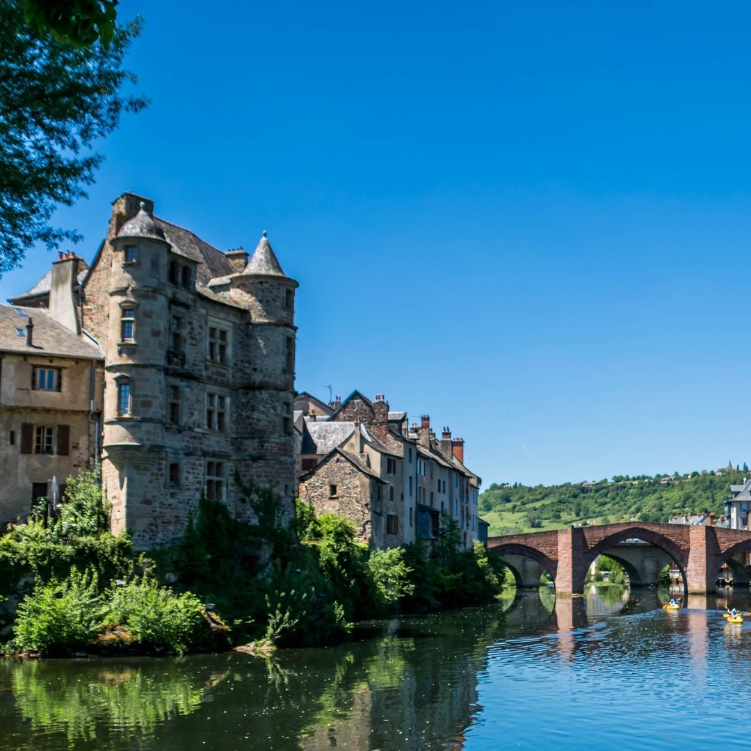 Espalion, pueblo medieval en el valle del Lot en Francia